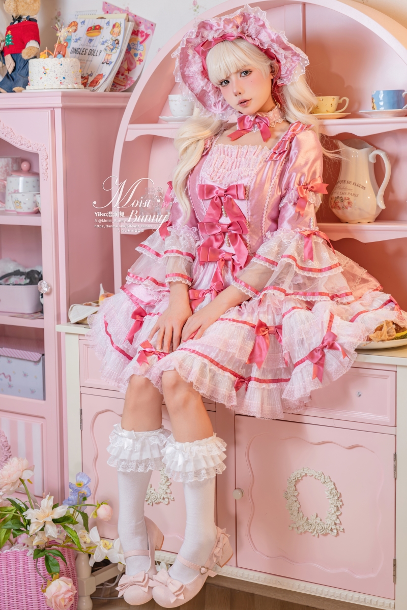 咬一口兔娘#25年01月作品 丝绒粉黛【86P-2V-3.61GB】