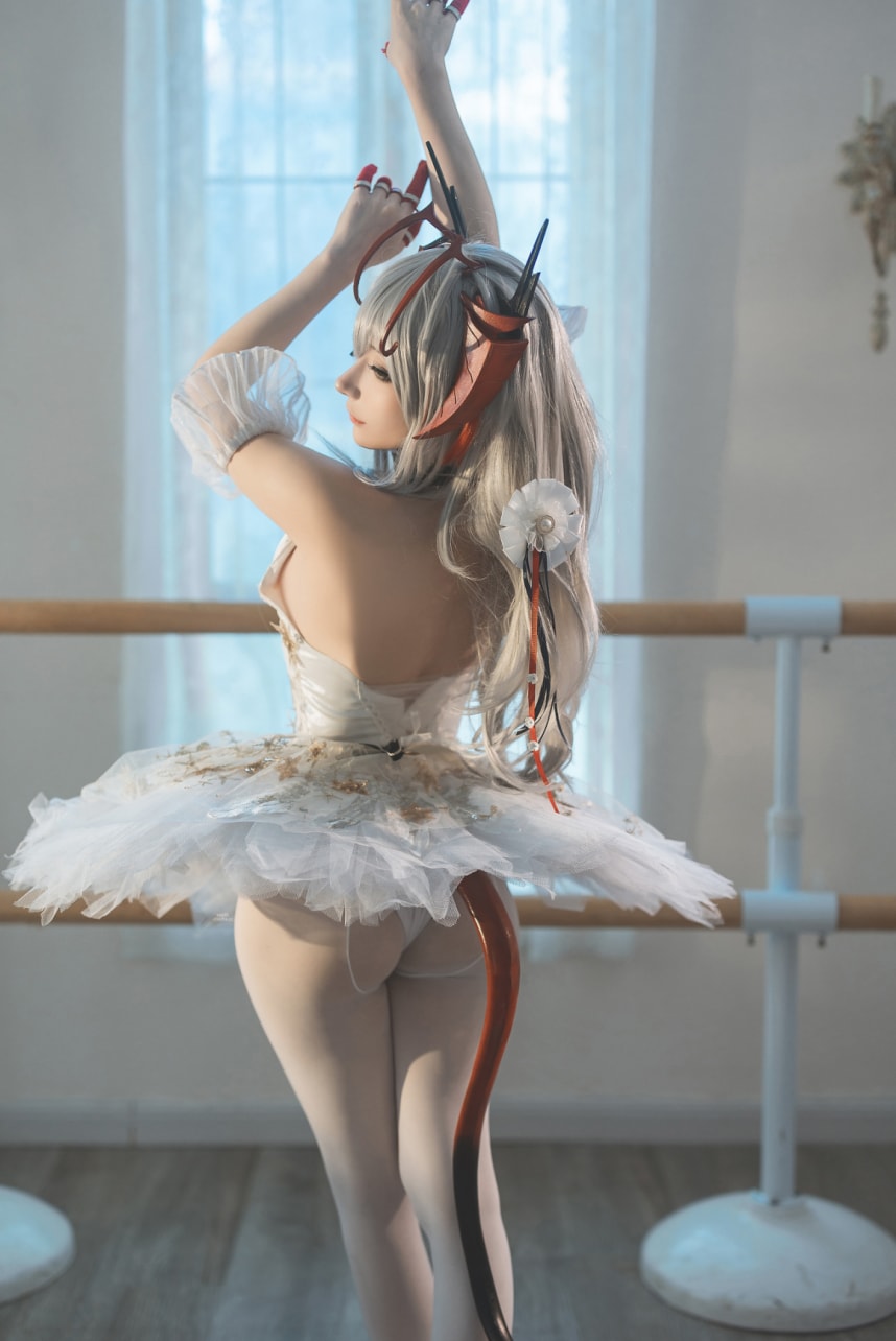 是三不是世w –#明日方舟-W芭蕾--精品发布！