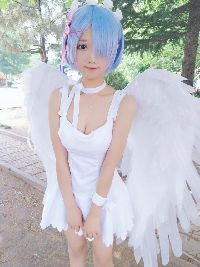 小魔法师“羽天Shine”展现二次元小可爱的独特cosplay魅力! 小魔法师“羽天Shine”展现二次元小可爱的独特cosplay魅力!