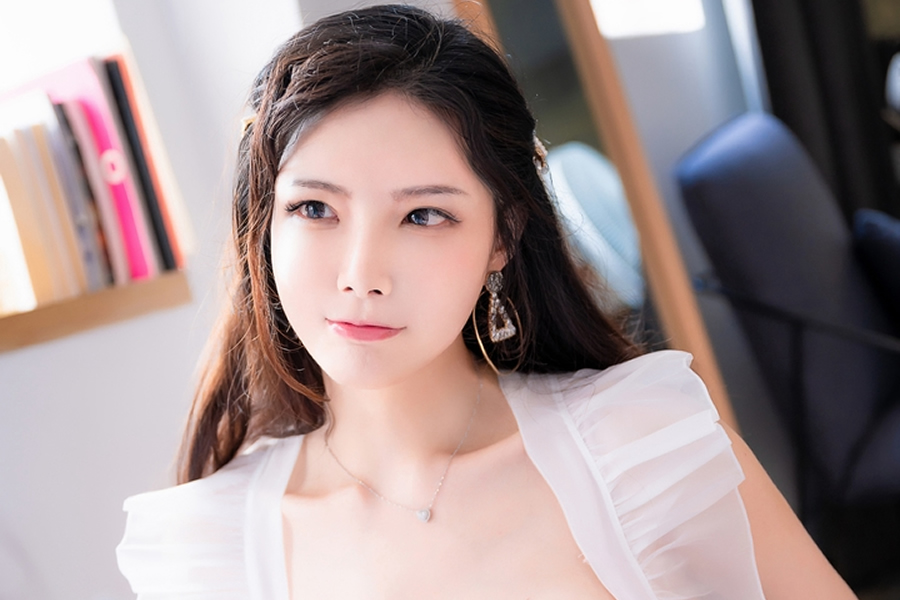 秋和柯基 秋和柯基