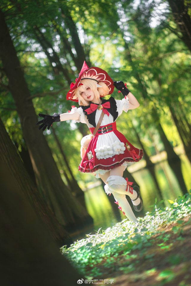 六二二同学cos《原神》可莉，展现“火花骑士”的可爱魔法治愈