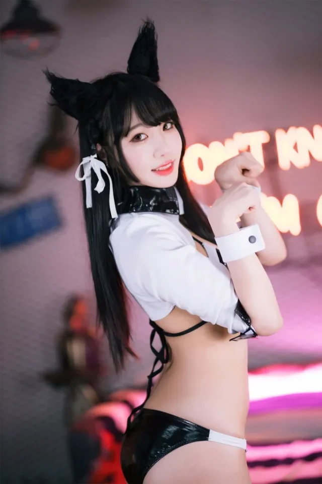 碧蓝航线COSPLAY:Sooflower再现“舰娘”爱宕的迷人魅力 碧蓝航线COSPLAY:Sooflower再现“舰娘”爱宕的迷人魅力