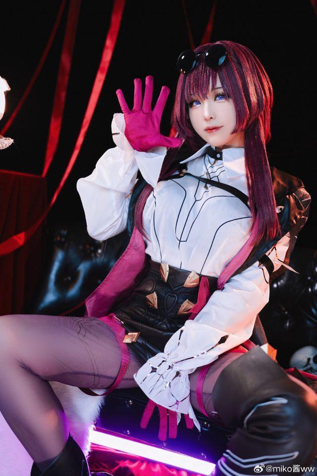 崩坏世界的绝美闪耀：miko酱ww cos《崩坏：星穹铁道》卡芙卡