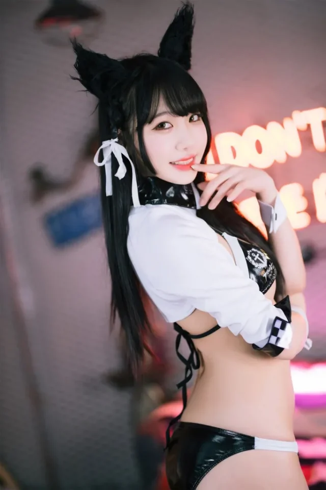 碧蓝航线COSPLAY:Sooflower再现“舰娘”爱宕的迷人魅力 碧蓝航线COSPLAY:Sooflower再现“舰娘”爱宕的迷人魅力